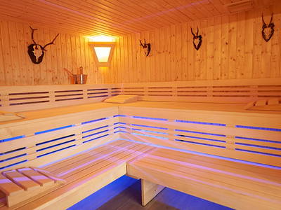 Sauna mit Beleuchtung