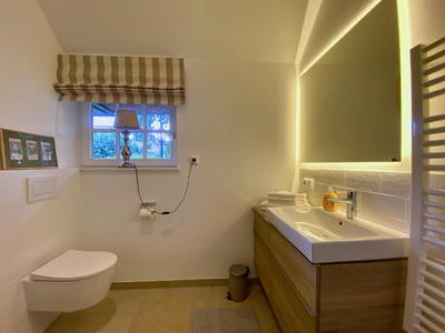 Bild 18 aus  Cottage mit Kamin und Garten