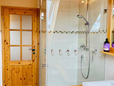 Bild 31 aus  Ferienhaus Winterbergblick, Sauna und Boulderraum im Haus, 2 EBikes im Verleih