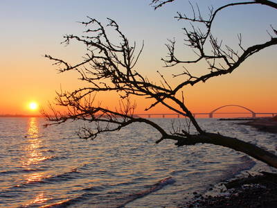 Sonnenuntergang an der Fehmarnsund-Brücke
