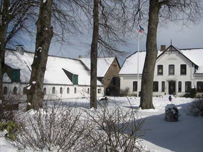 Der verschneite LINDENHOF