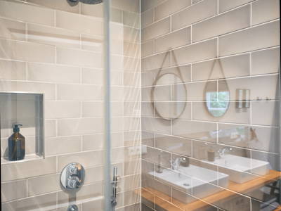 Moderne und großzügige Badezimmer