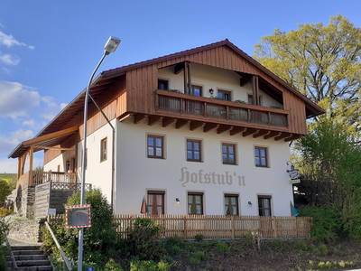 Unser Ferienhaus mit unserem urigem Hofcafe "Hofstubn"