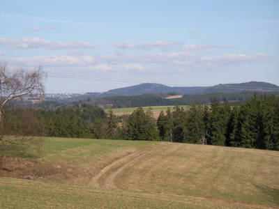 Blick auf den Döbraberg mit 801 Meter der höchste Berg des Frankenwaldes