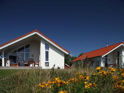 Bild 3 aus  Strandhäuser am Leuchtturm - Ferienhausgesellschaft Behrens & Kauffmann KG (GmbH & Co.)
