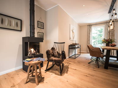 Forsthaus Gödens im südlichen Ostfriesland mit privaten Badesee und 400 ha Wald