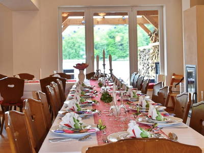 In Erwartung der Gäste für ein Fest