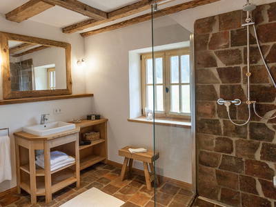 Bild 11 aus  Tiroler Bauernhaus ausgebaut zu einem exklusiven Chalet in den Kitzbüheler Alpen