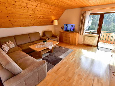 Wohnzimmer Ferienwohnung Panoramablick mit Balkon