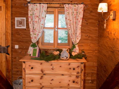 Vorraum im Obergeschoß mit Zirbentruhe....