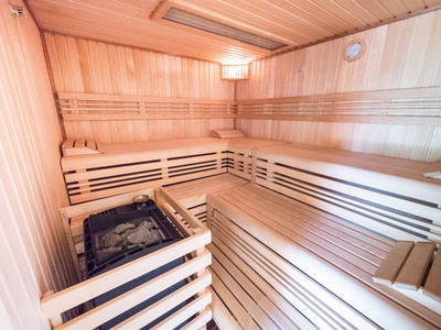 Eine Gemeinschaftssaune rundet die Erholung auf unserem Ferienhof ab.