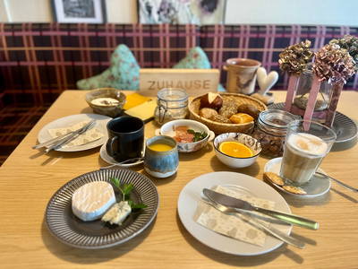 Bild 54 aus  Goldener Hahn - Hyggeliges Aparthotel mit Frühstücksbuffet, Pool & Sauna