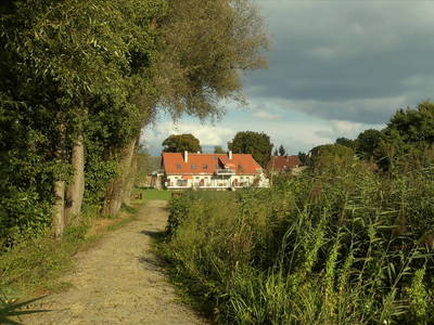 kurzer Weg vom privaten Seezugang zum Ferienhaus