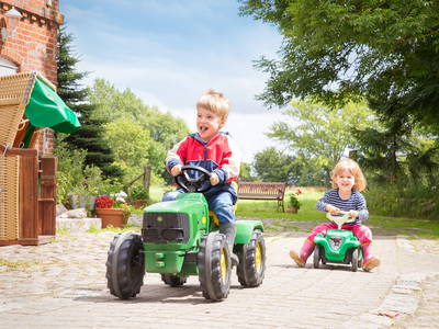 Kettcar und Kinderfahrzeuge