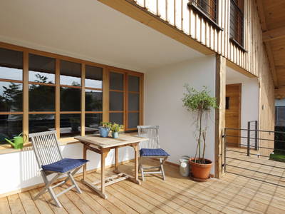 Apartment "Am Weiher" eigener Balkon mit Balkonmöbel