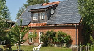 Ferienhaus Andersson - Das Ferienhaus von der Gartenseite