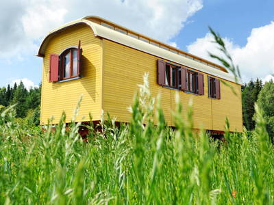 Hie haben 6 Personen raus für viel Zirkusleben