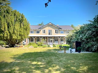 Hof Sonnenmeer - nachhaltig, ökologisch & einzigartig schön - Ansicht Haupthaus Hof Sonnenmeer