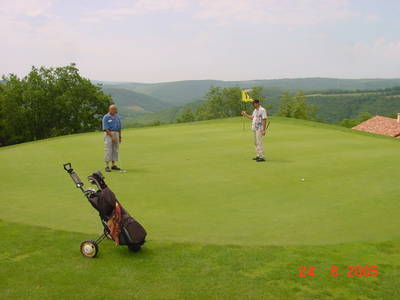 Der nächste Golfplatz ist in Souillac (18km)