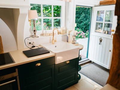 Bild 8 aus  Cottage mit Kamin und Garten