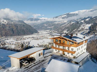 Panoramablick ins Tal
