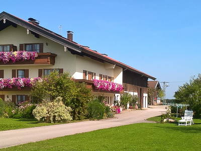 Bild 2 aus  Huberhof Riedering