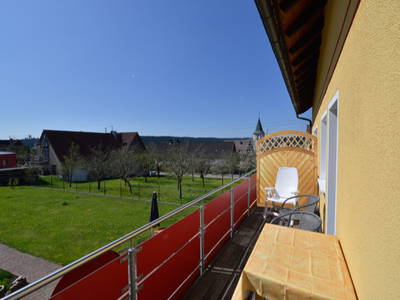 Balkon der Ferienwohnung  Wasseramsel mit Blick zum Grillplatz und Hof