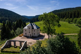 Alte Försterei Wildenthal - Blick über die Alte Försterei zum Erzgebirgskamm