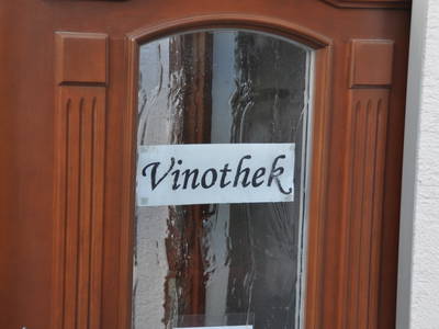 Eingang zur Vinothek