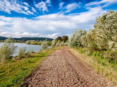 Wanderweg-Ferienhaus-Baumhaus-Wesertal-Auenlandschaft-Hohenrode-Foto: Kathy Büscher
