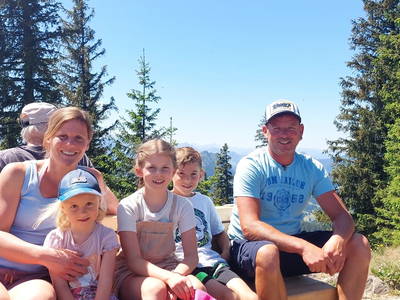 Das sind Wir: Christian und Elisabeth mit Vreni, Leonie und Benedikt