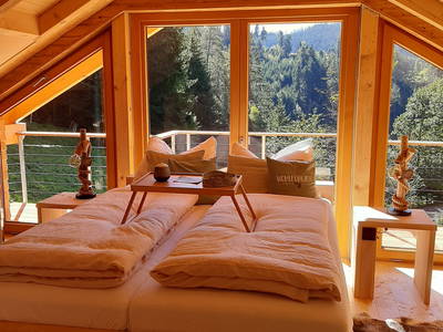 Chalet Holz Herz Sternenhimmelbett